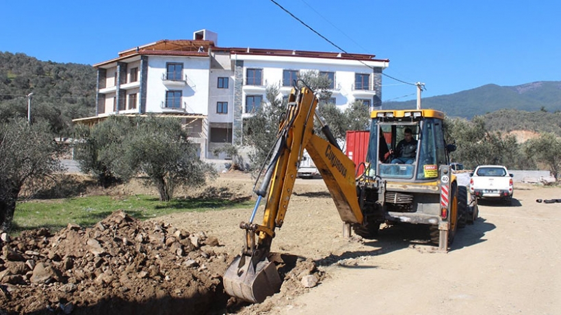 GÜRE MAHALLESİ’NDE JEOTERMAL HATLAR DÖŞENİYOR..